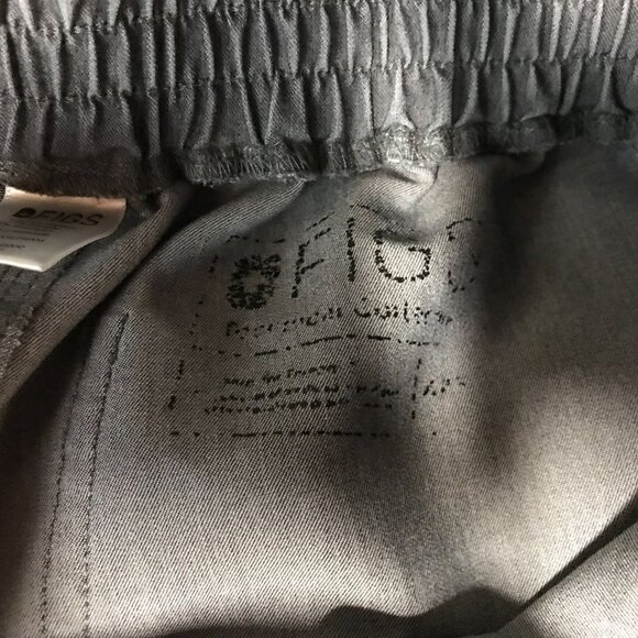FIGS - WOMEN'S XS - GRAY POLYESTER BLEND SCRUB CARGO PANTS - Picture 3 of 4